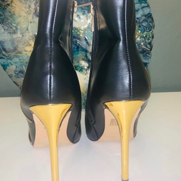 Catherine Malandrino Women's Black and Gold Boots - Picture 2 of 2